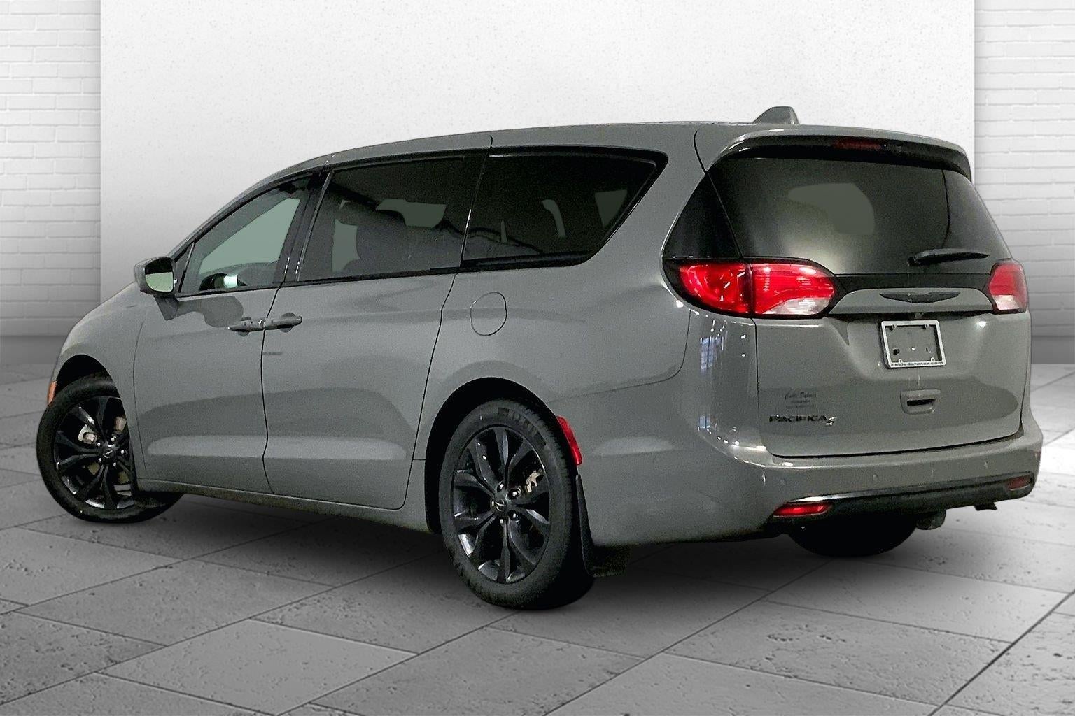 2020 Chrysler Pacifica Touring