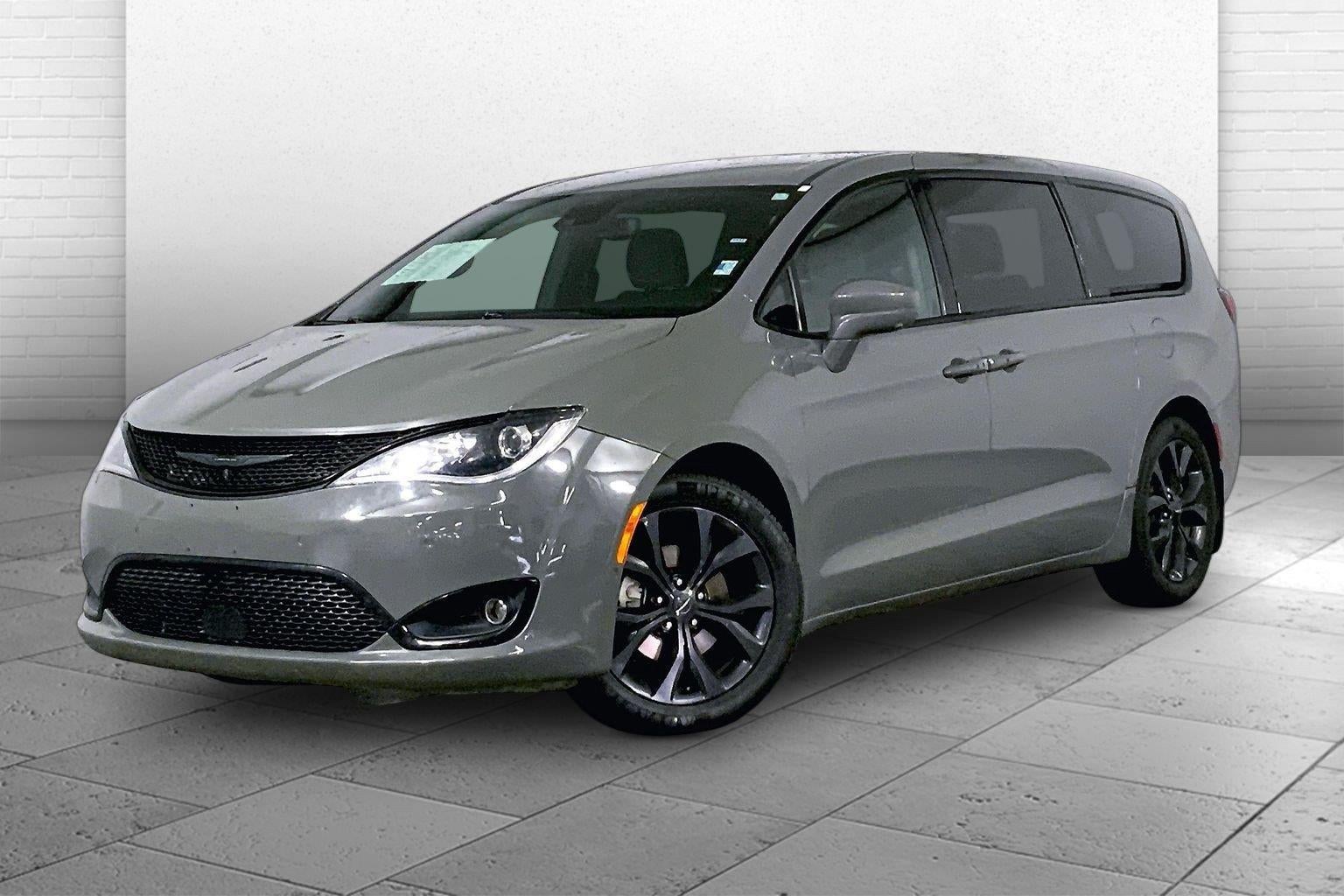2020 Chrysler Pacifica Touring