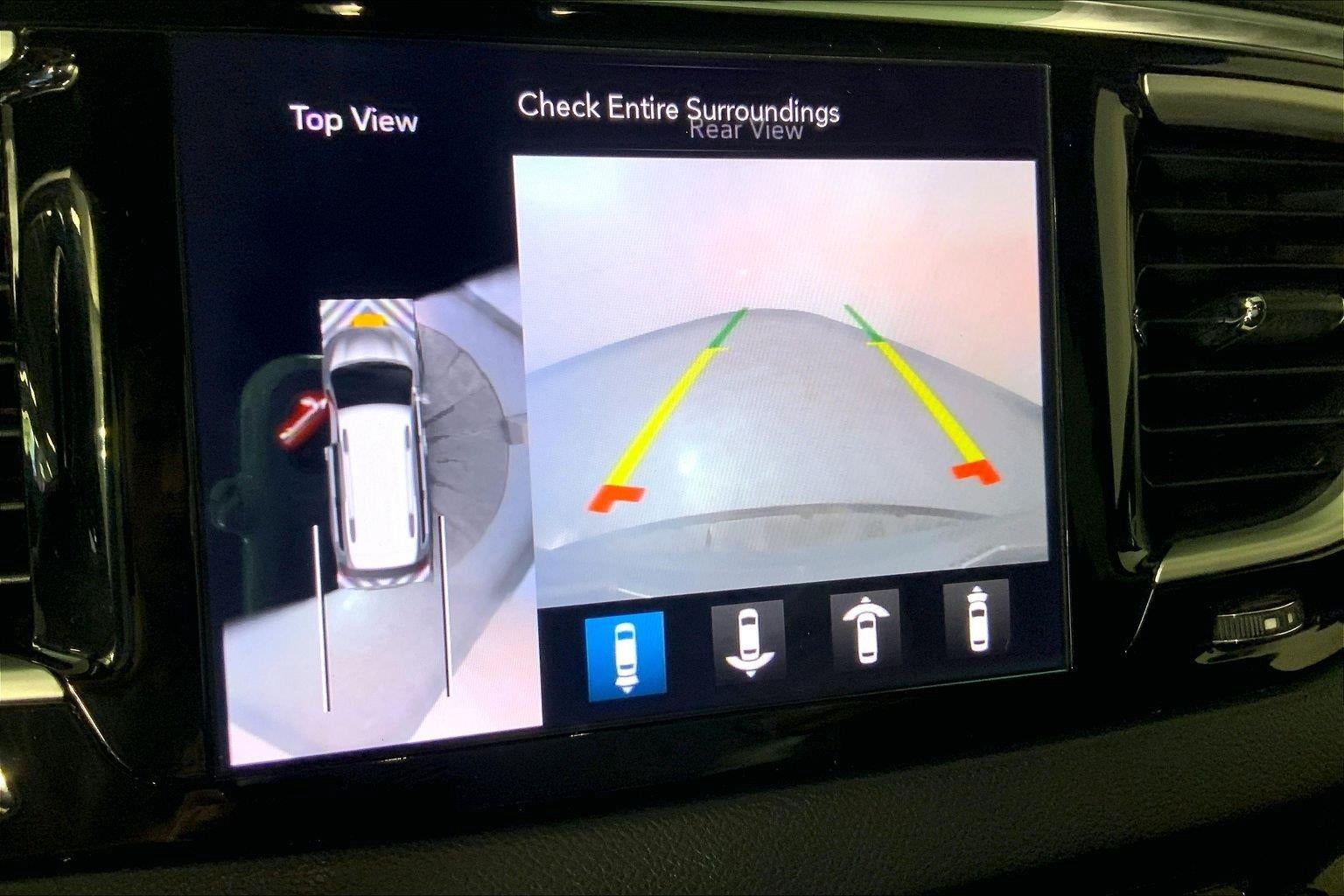 2020 Chrysler Pacifica Touring