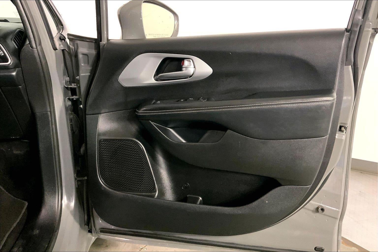 2020 Chrysler Pacifica Touring