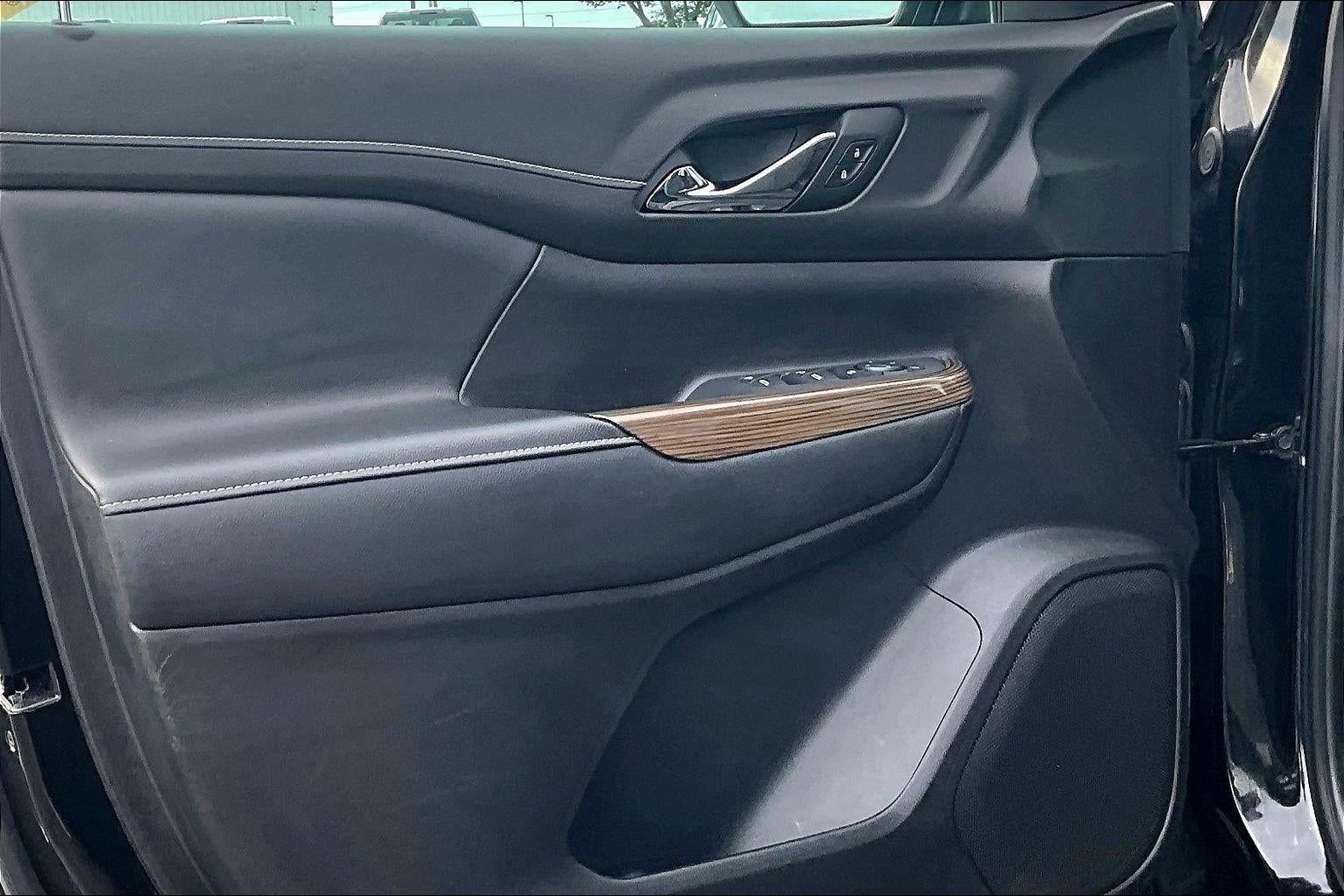 2022 GMC Acadia SLE
