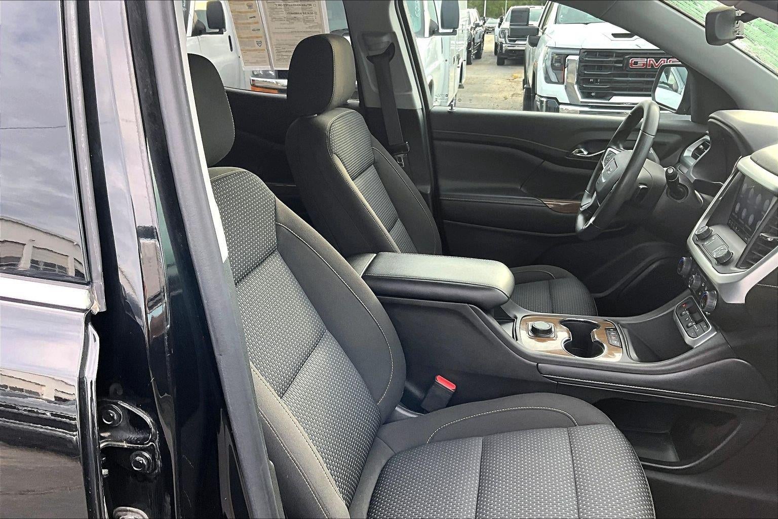 2022 GMC Acadia SLE