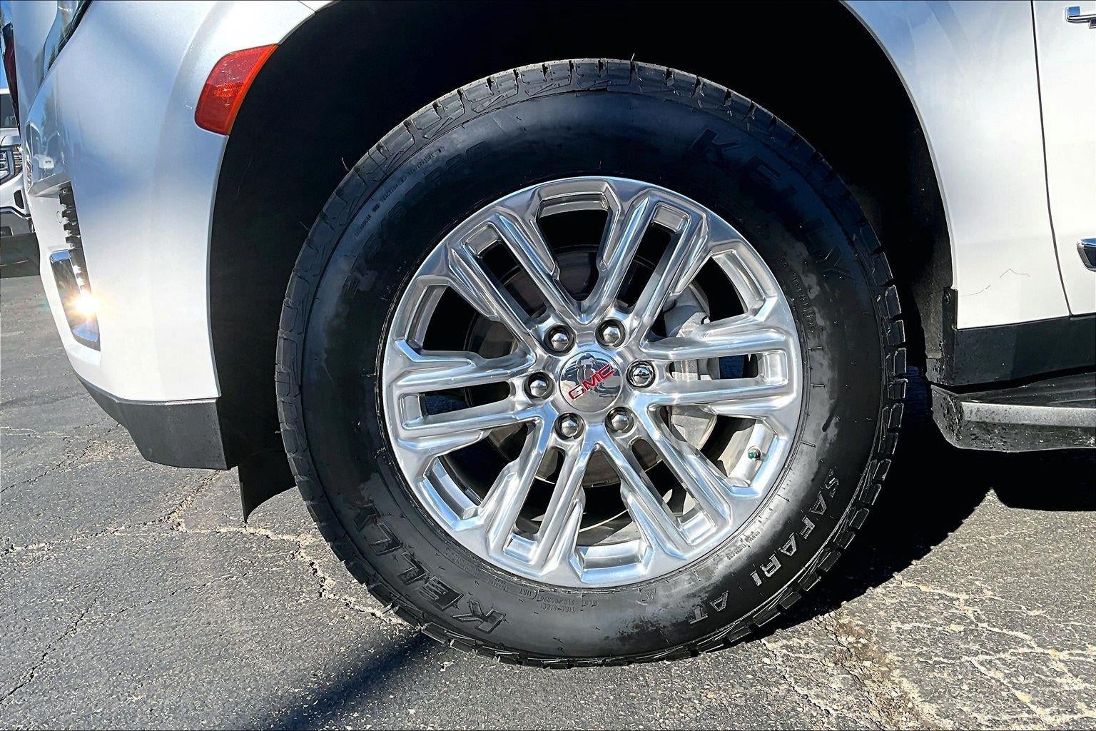 2024 GMC Yukon XL SLT