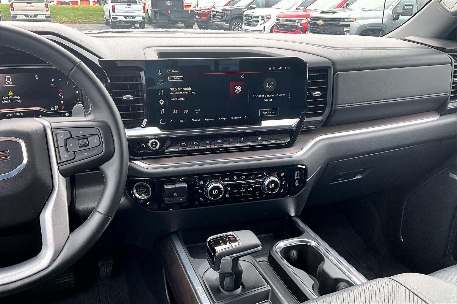 2024 GMC Sierra 1500 SLT