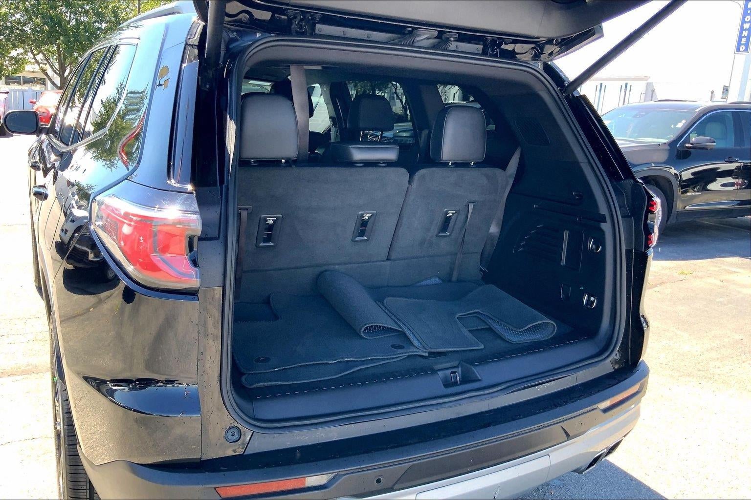2024 GMC Acadia Elevation