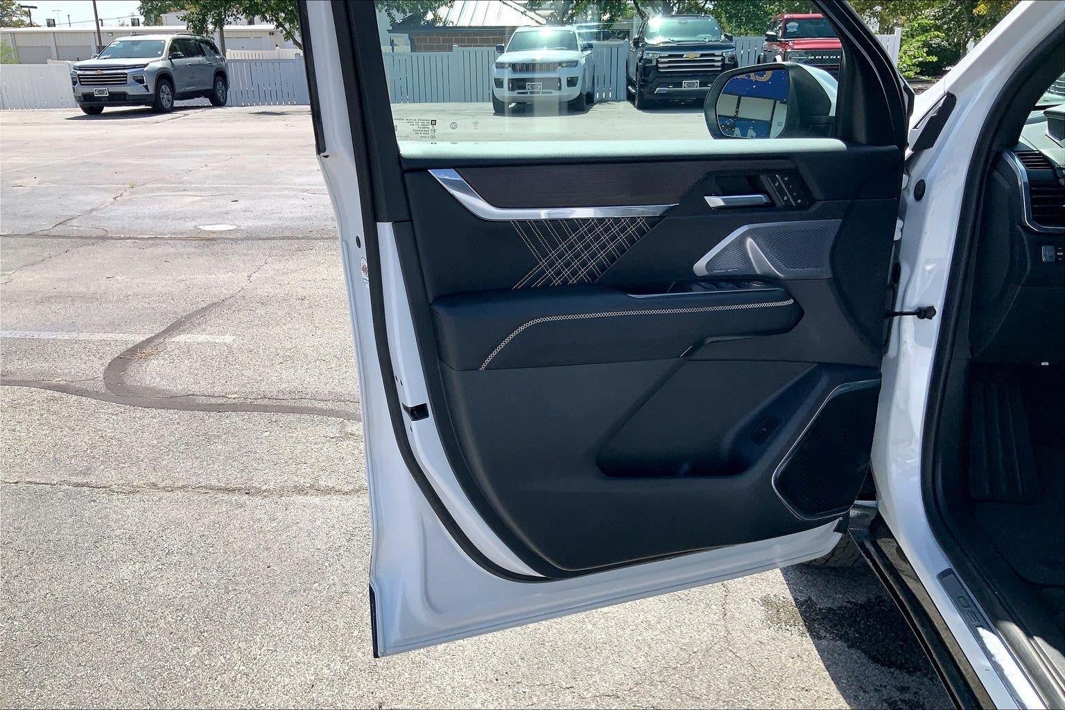 2024 GMC Acadia Denali