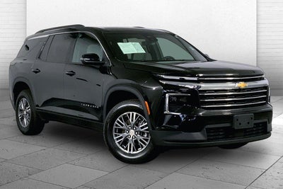 2025 Chevrolet Traverse LT