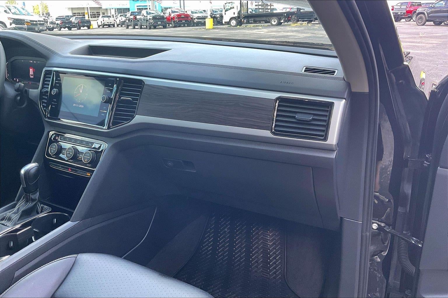 2023 Volkswagen Atlas 3.6L V6 SE w/Technology