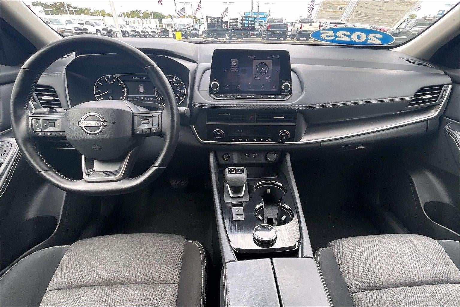 2025 Nissan Rogue SV