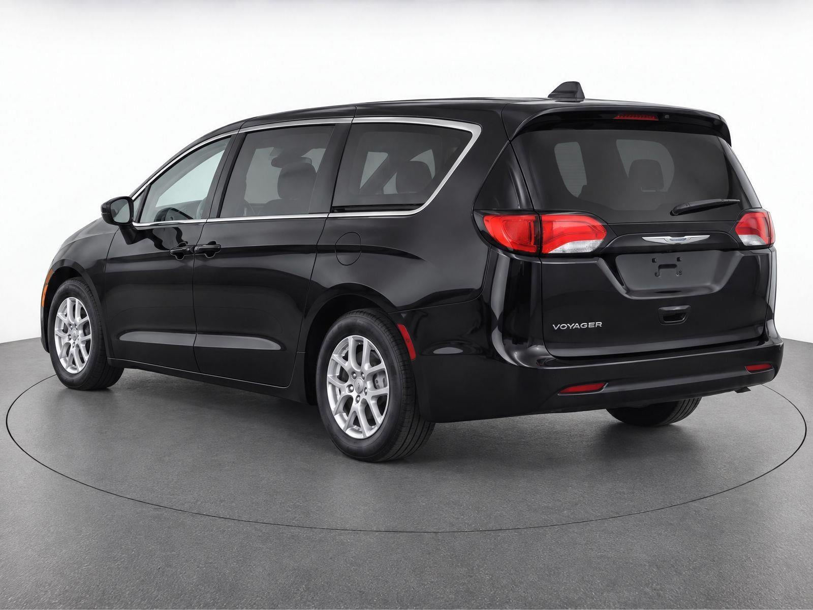 2024 Chrysler Voyager LX