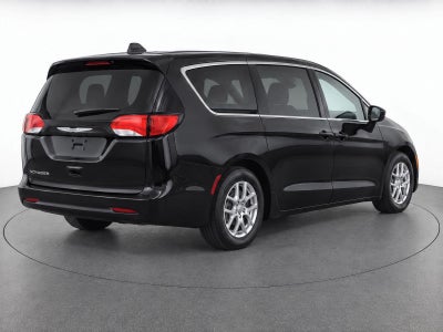 2024 Chrysler Voyager LX