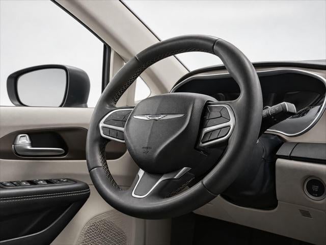 2024 Chrysler Voyager LX