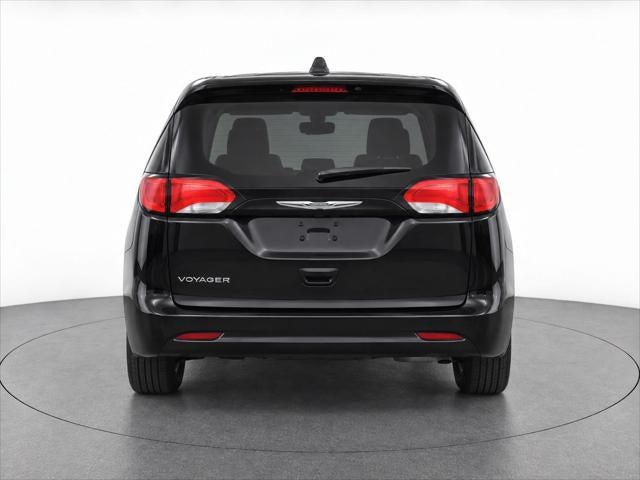 2024 Chrysler Voyager LX