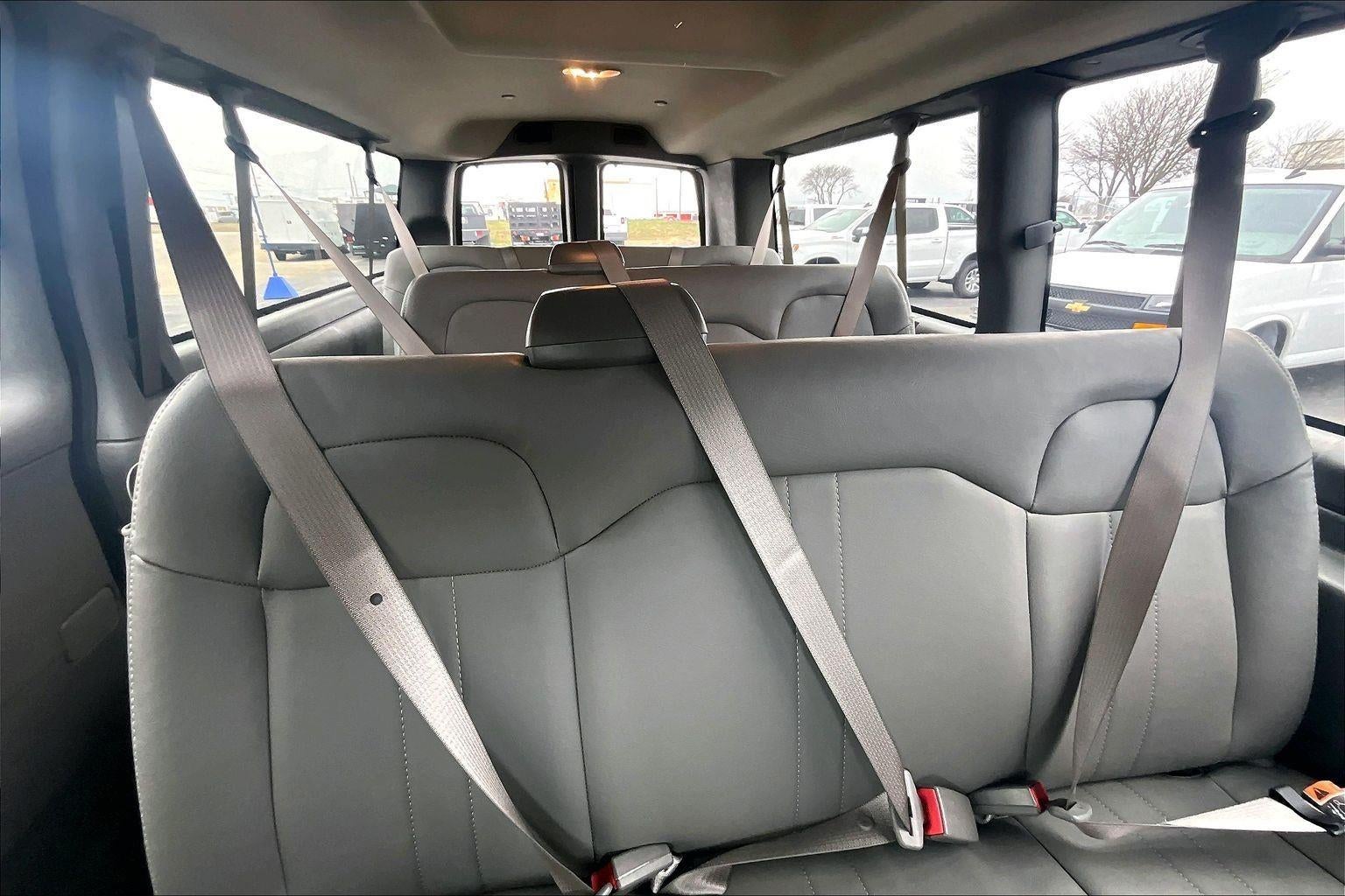 2025 Chevrolet Express Passenger 1LS