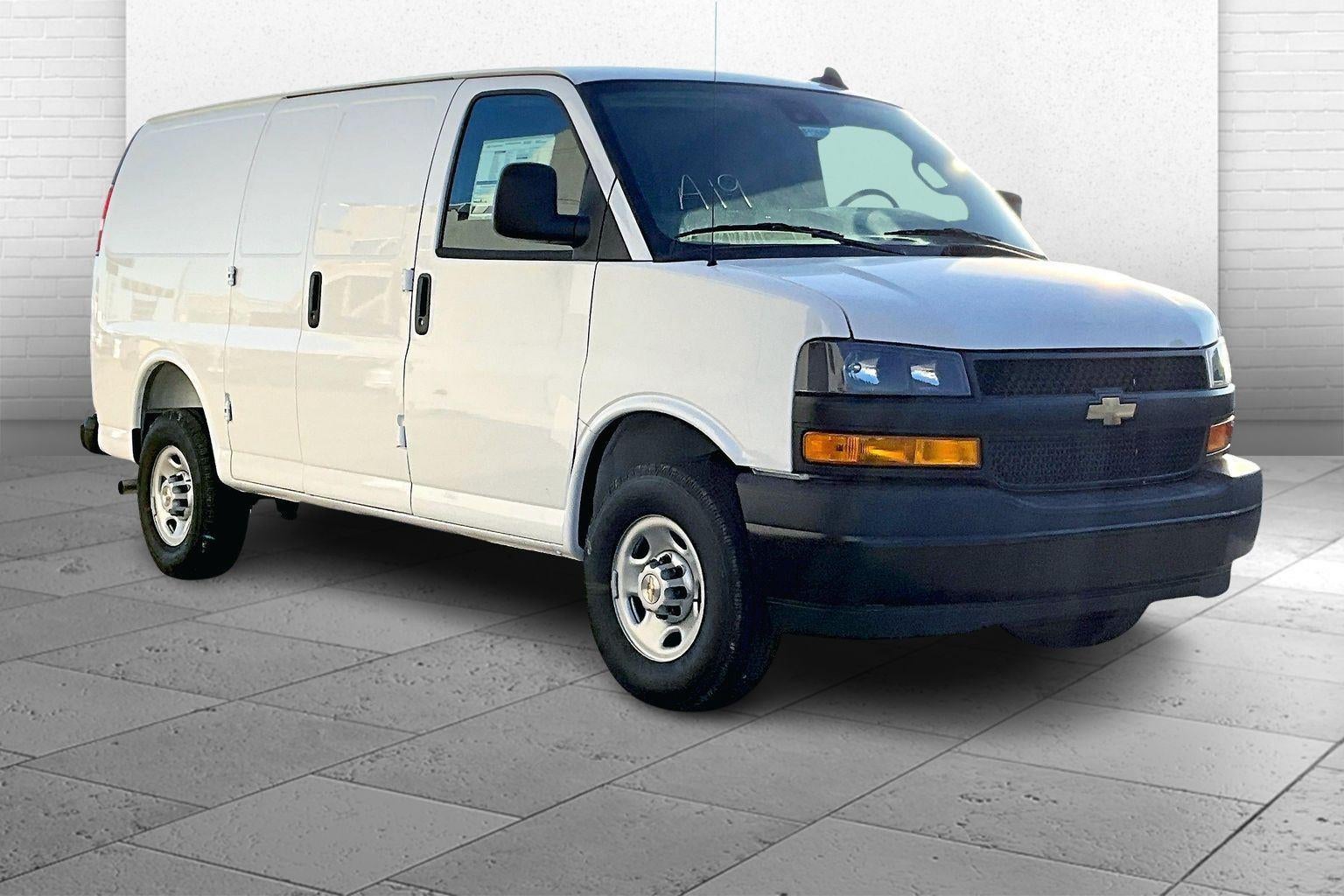 2025 Chevrolet Express Cargo WT