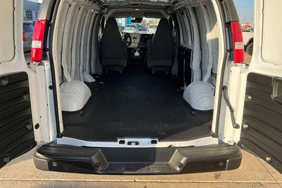 2025 Chevrolet Express Cargo WT