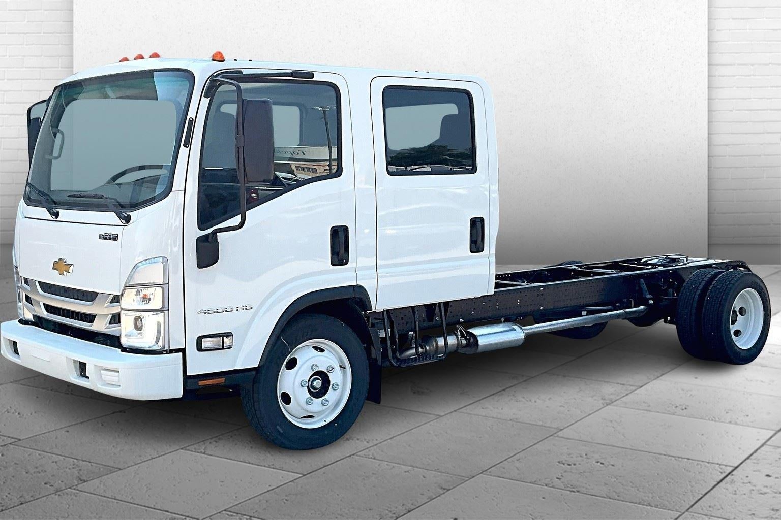 2025 Chevrolet Low Cab Forward 4500 HG Base